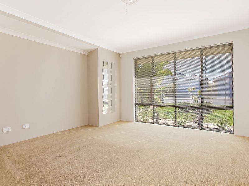 12 Normanby Bend, Success WA 6164