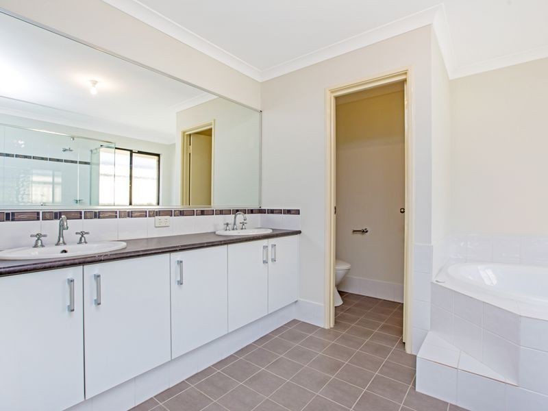 12 Normanby Bend, Success WA 6164