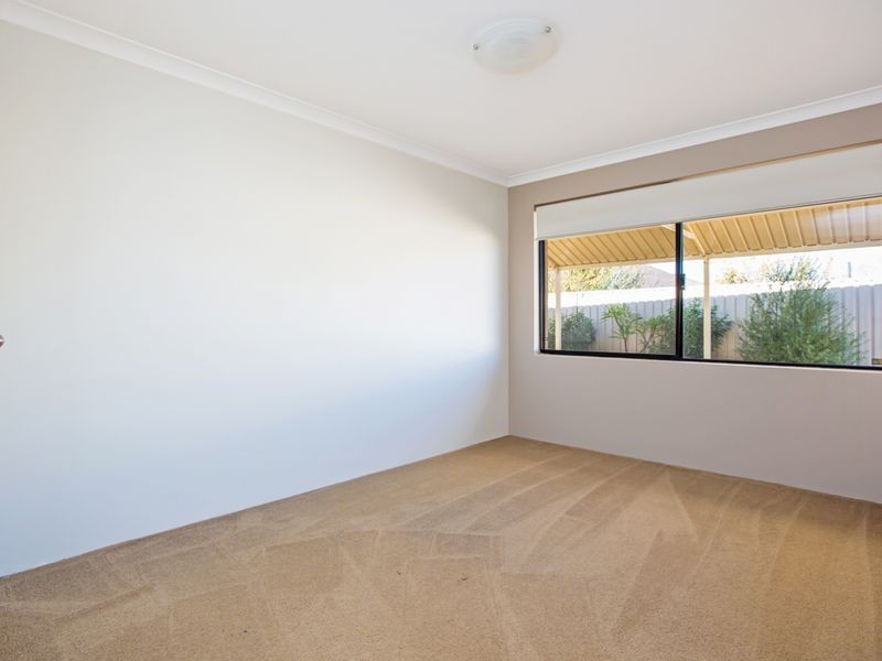 12 Normanby Bend, Success WA 6164