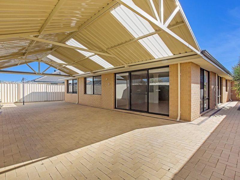 12 Normanby Bend, Success WA 6164