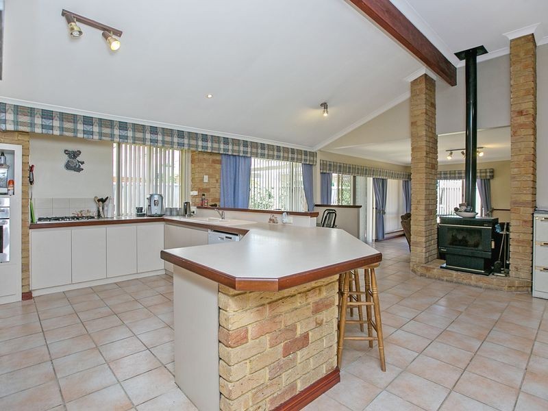 26 Carlhausen Close, Atwell WA 6164