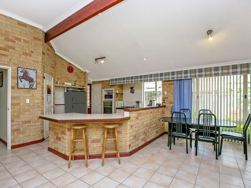26 Carlhausen Close, Atwell WA 6164