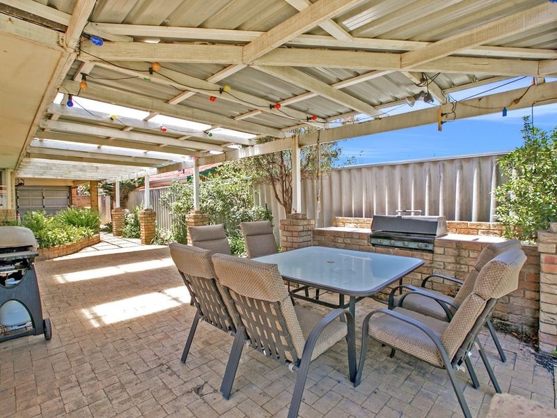 26 Carlhausen Close, Atwell WA 6164