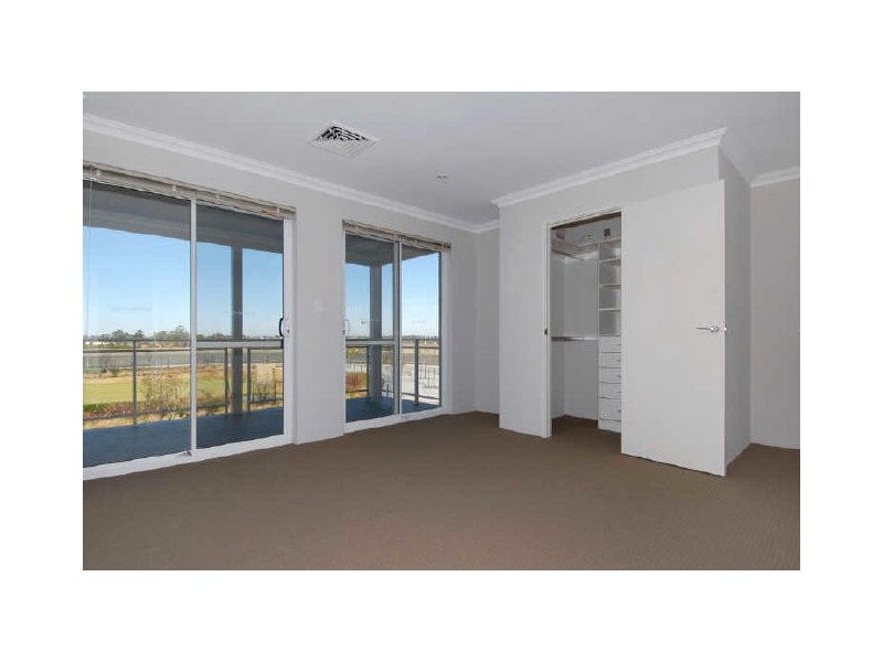 26 Congenial Loop, Atwell WA 6164
