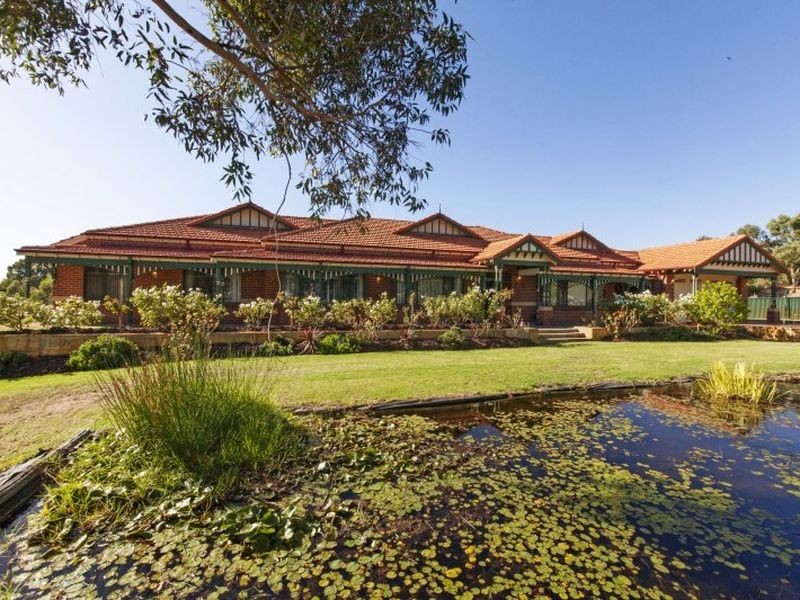 15 Staniland Street, Orange Grove WA 6109