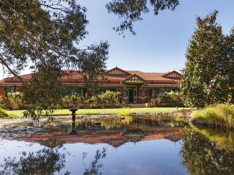 15 Staniland Street, Orange Grove WA 6109