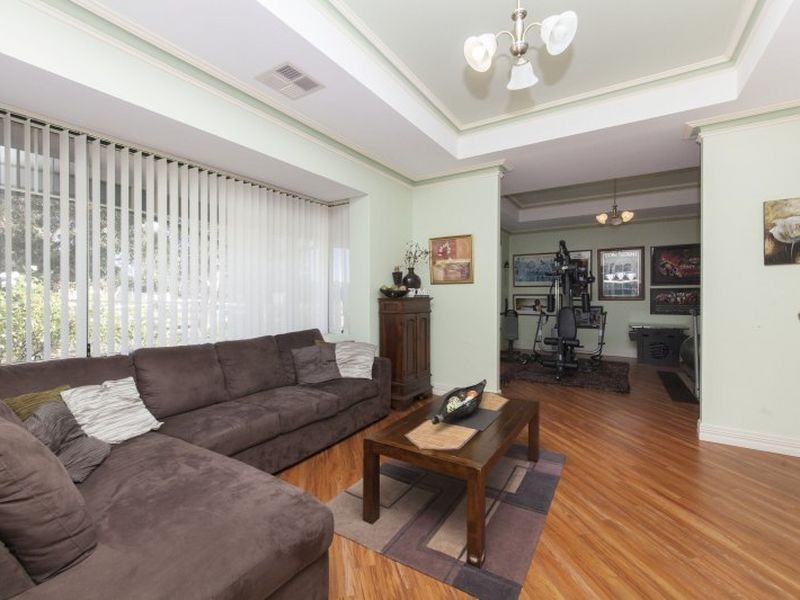 15 Staniland Street, Orange Grove WA 6109