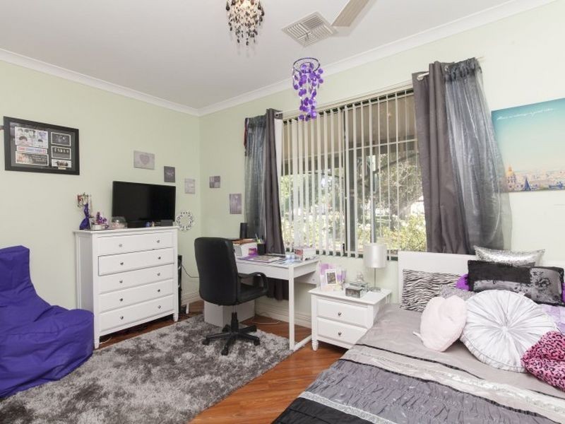 15 Staniland Street, Orange Grove WA 6109