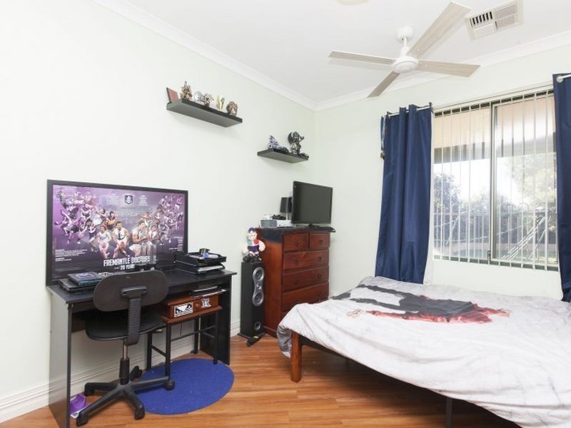 15 Staniland Street, Orange Grove WA 6109