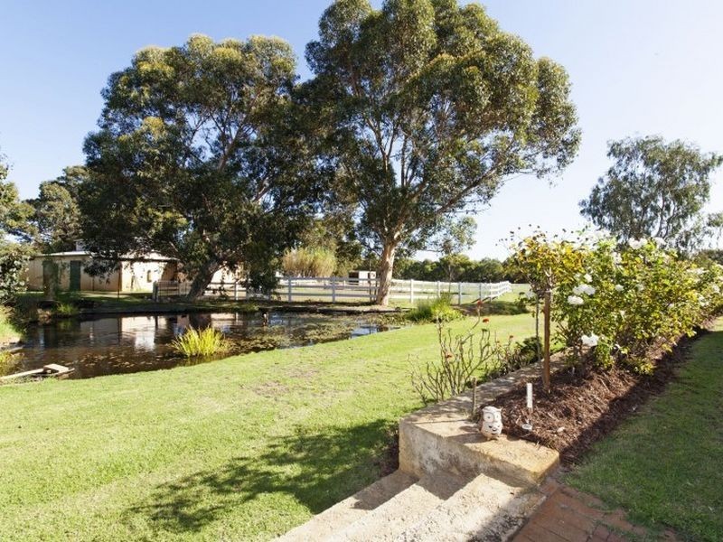 15 Staniland Street, Orange Grove WA 6109