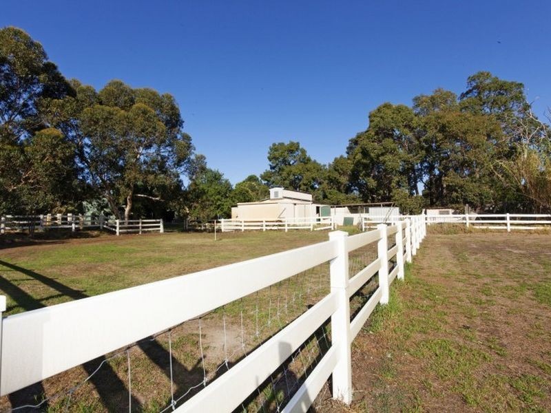 15 Staniland Street, Orange Grove WA 6109