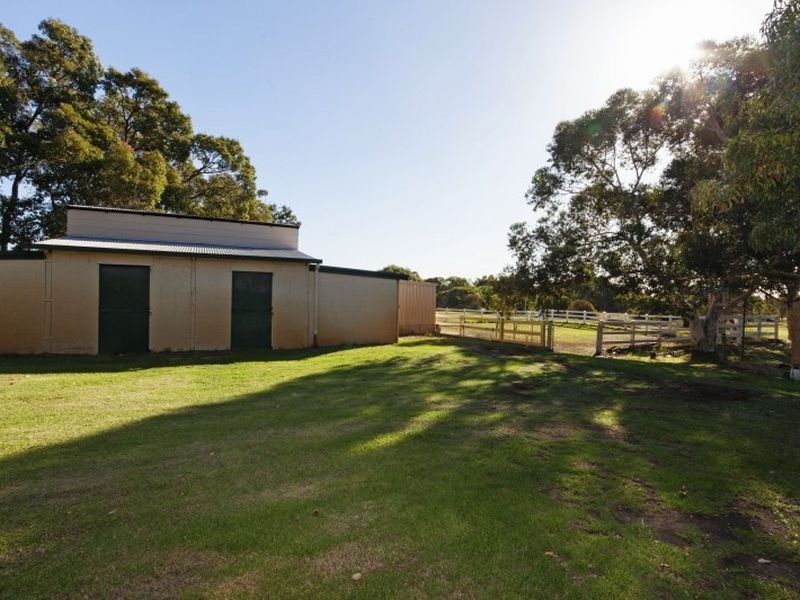 15 Staniland Street, Orange Grove WA 6109