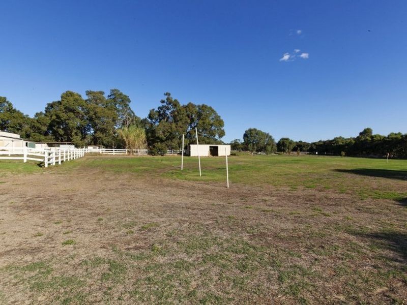 15 Staniland Street, Orange Grove WA 6109