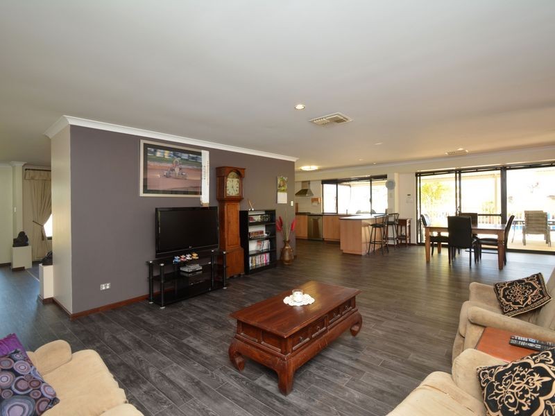 58 Feeney Gardens, High Wycombe WA 6057