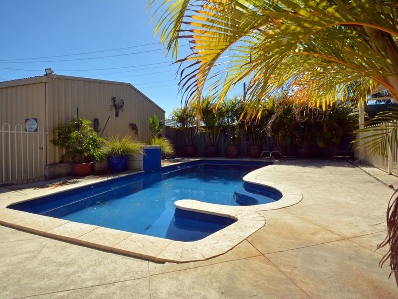 58 Feeney Gardens, High Wycombe WA 6057