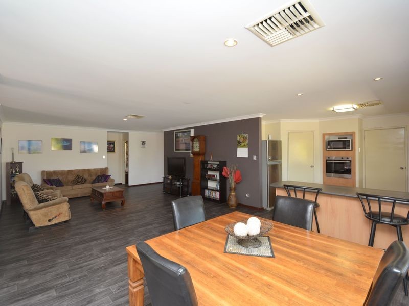 58 Feeney Gardens, High Wycombe WA 6057