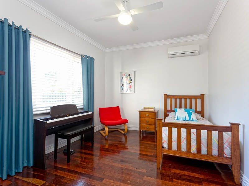 55 Snook Crescent, Hilton WA 6163