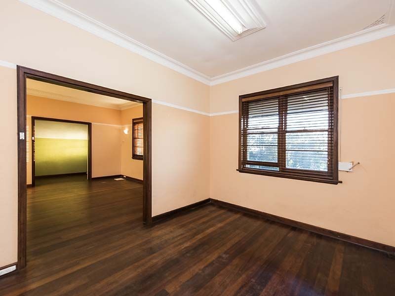 120 South Western Highway, Mount Richon WA 6112