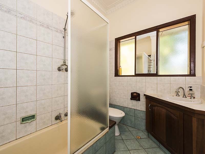120 South Western Highway, Mount Richon WA 6112