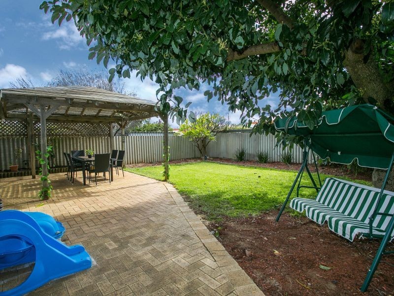 3 Clements Grove, Armadale WA 6112