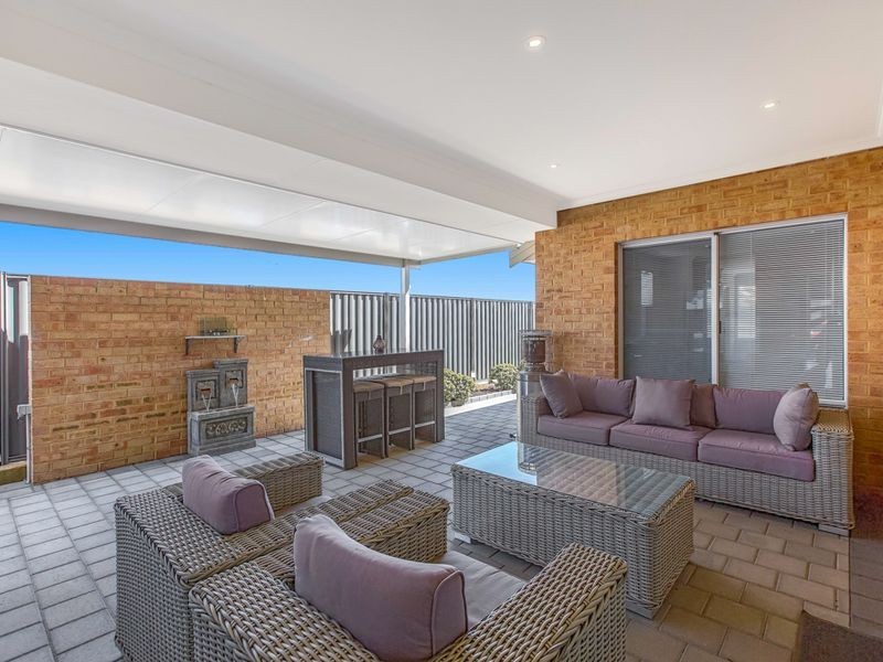 8 Hazewinkel Gardens, Champion Lakes WA 6111