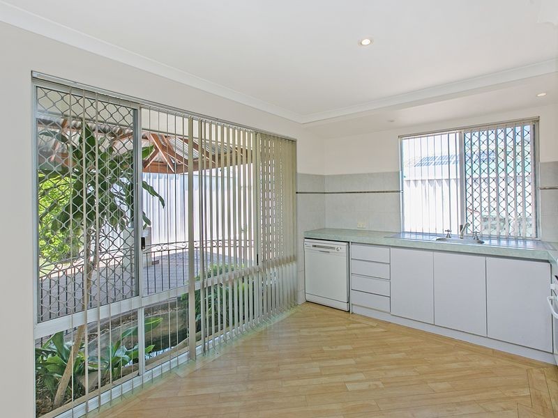 128 Dalrymple Drive, Leda WA 6170