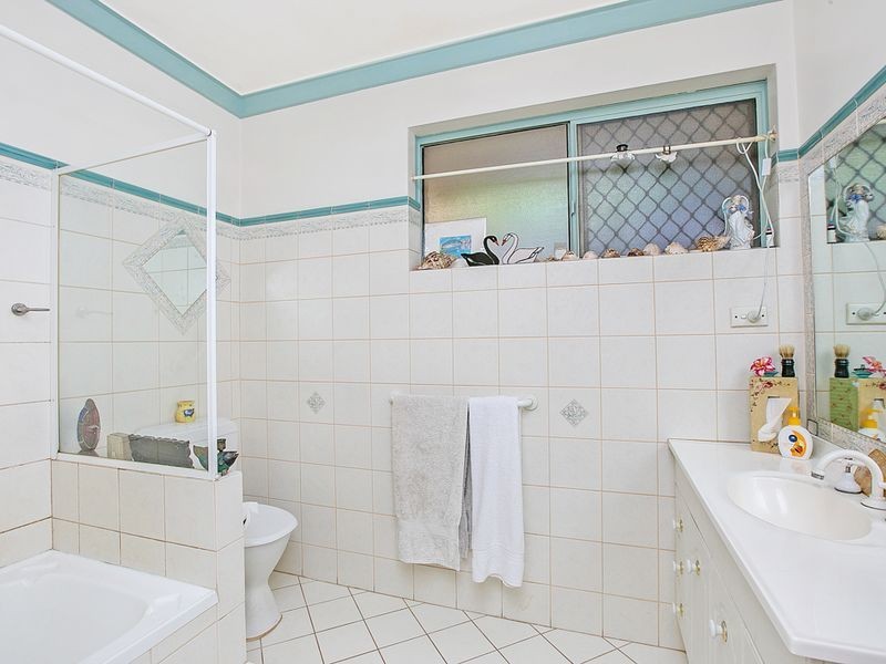 22 Derry Avenue, Mount Nasura WA 6112