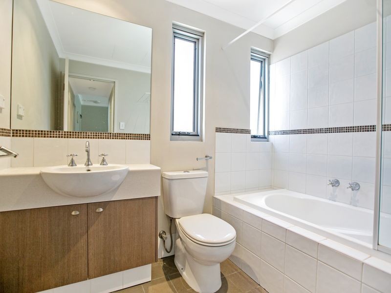3/9 Ibera Way, Success WA 6164