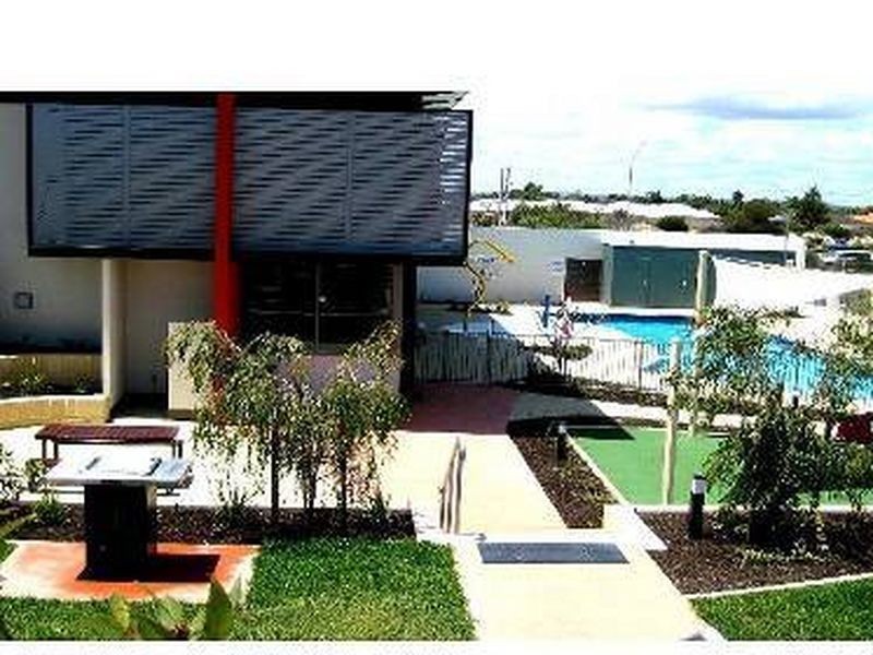 3/9 Ibera Way, Success WA 6164
