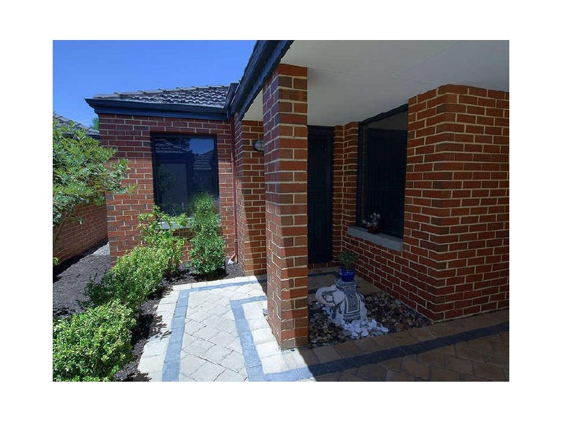 17/18 Serenity Parkway, Hammond Park WA 6164