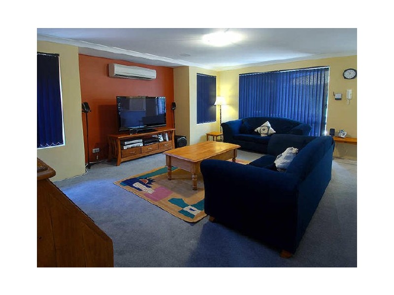 17/18 Serenity Parkway, Hammond Park WA 6164