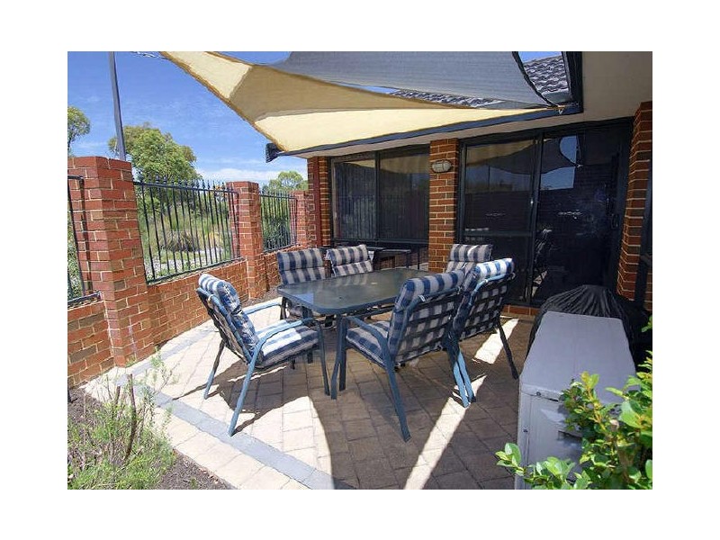 17/18 Serenity Parkway, Hammond Park WA 6164