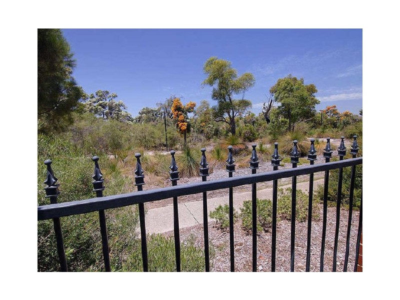 17/18 Serenity Parkway, Hammond Park WA 6164