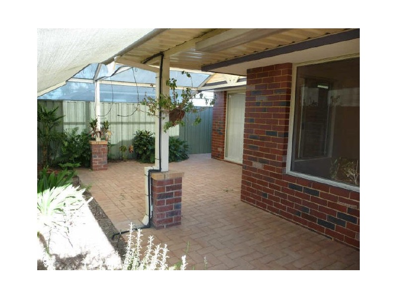 4 Barcroft Court, Atwell WA 6164