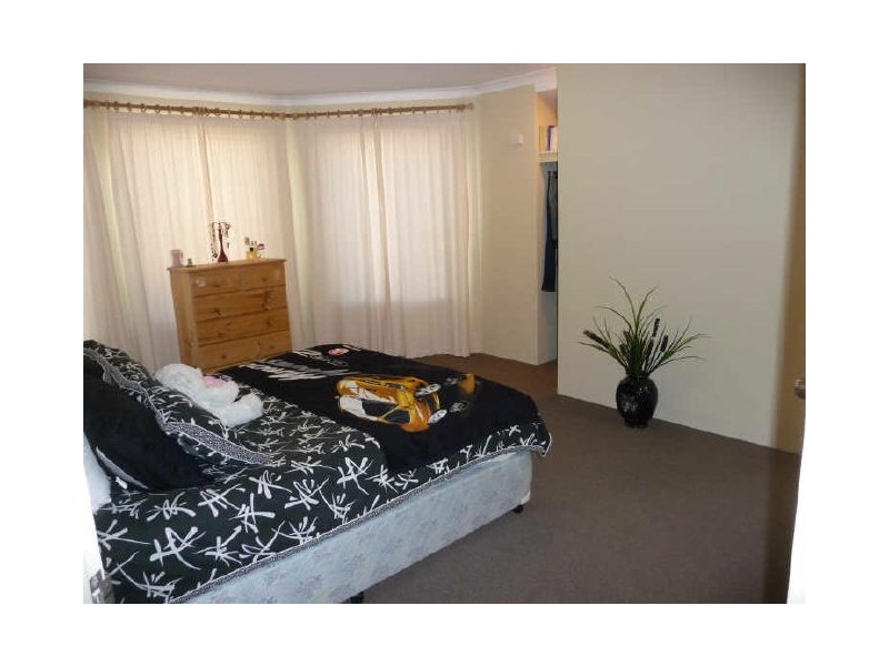 17 Windchime Terrace, Atwell WA 6164