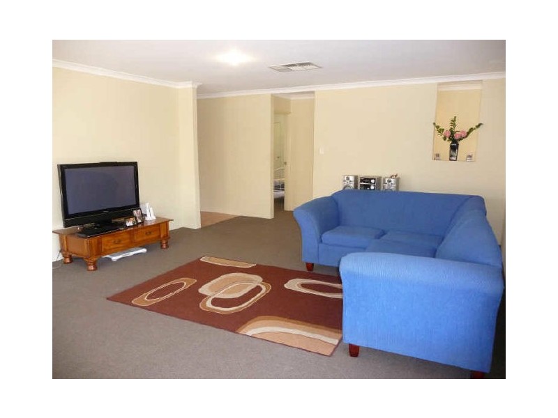 17 Windchime Terrace, Atwell WA 6164