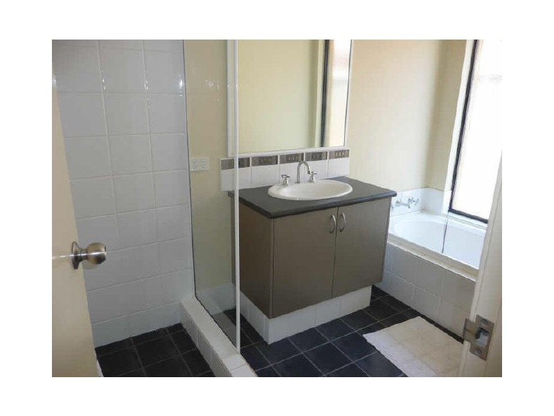 17 Windchime Terrace, Atwell WA 6164