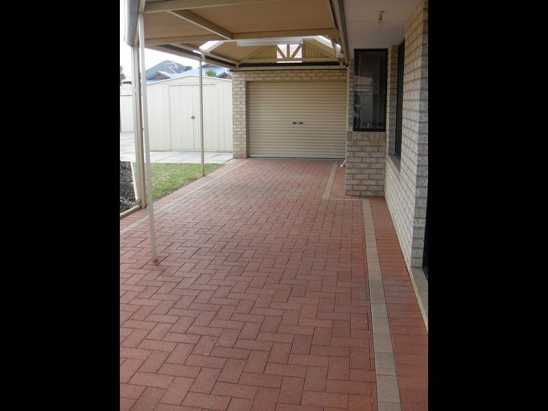 2 Wrasse Way, Yangebup WA 6164