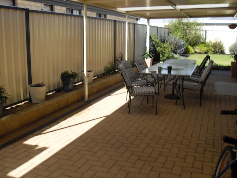 14 Monroe Turn, Success WA 6164