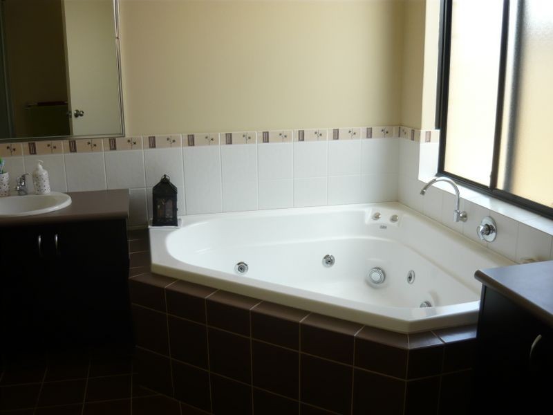 14 Monroe Turn, Success WA 6164