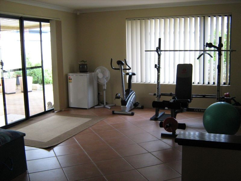 14 Monroe Turn, Success WA 6164