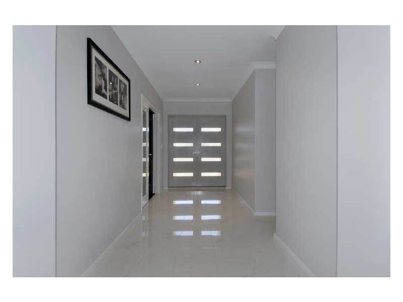 3 Tongaroo Boulevard, Success WA 6164