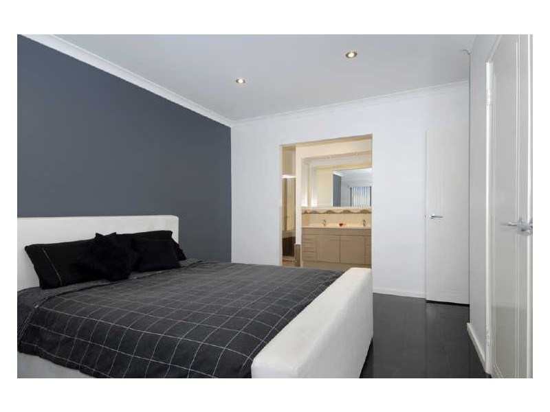 3 Tongaroo Boulevard, Success WA 6164