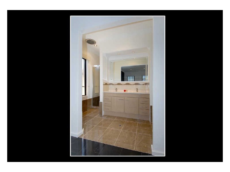 3 Tongaroo Boulevard, Success WA 6164