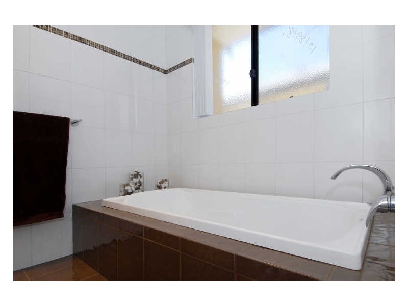 3 Tongaroo Boulevard, Success WA 6164