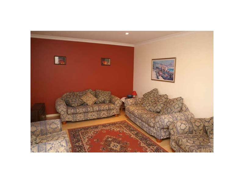 17 Jenniphur Court, Atwell WA 6164