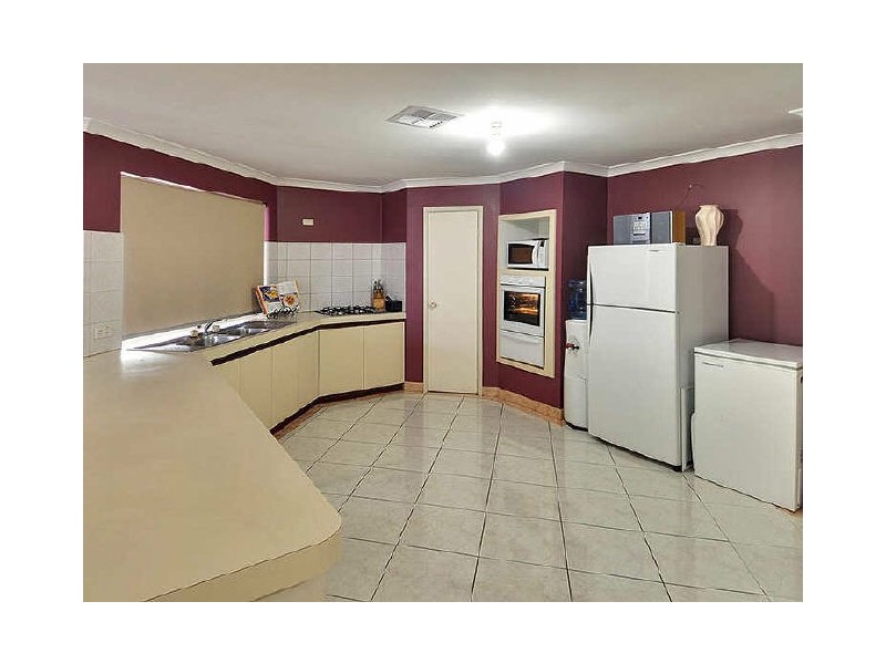 6 Manna Court, South Lake WA 6164