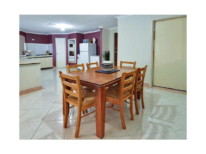 6 Manna Court, South Lake WA 6164