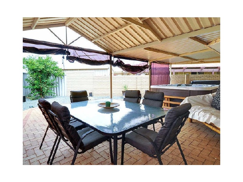 6 Manna Court, South Lake WA 6164