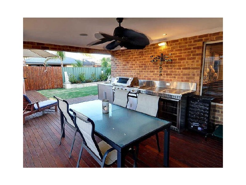 19 Dryandra Elbow, Atwell WA 6164